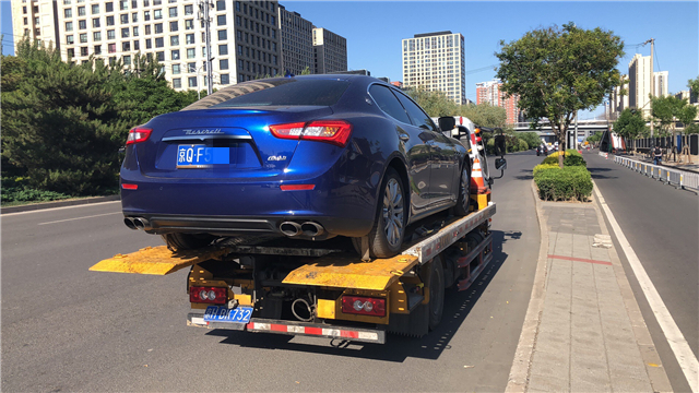 北京市区交通道路拯救拖车